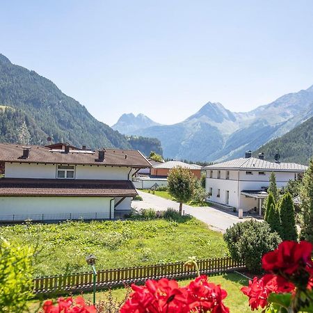 Gaestehaus Waltraud Лангенфельд Экстерьер фото