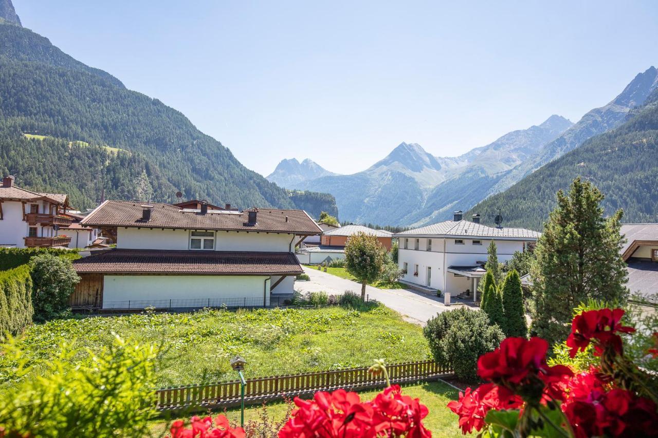 Gaestehaus Waltraud Лангенфельд Экстерьер фото