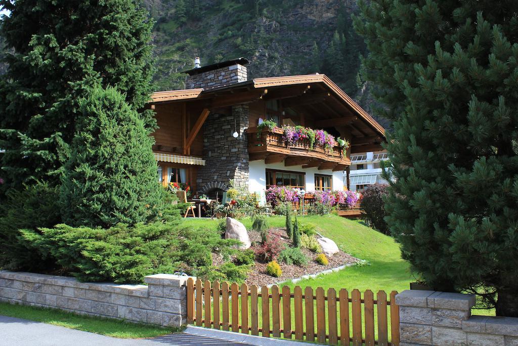 Gaestehaus Waltraud Лангенфельд Экстерьер фото
